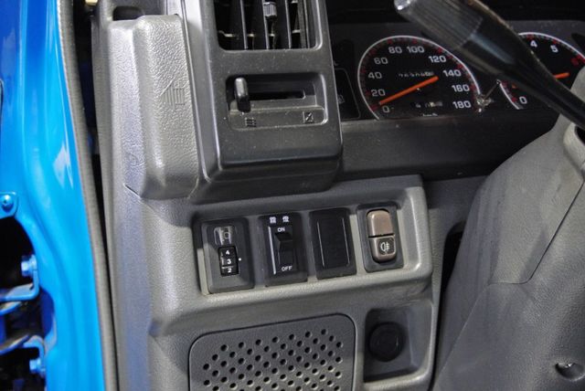 『僅跑7萬5❖車況佳』三人座舒適大空間｜冷暖空調｜迴轉半徑僅4.9尺｜霧燈｜頭燈水平調整｜貨車  第14張相片