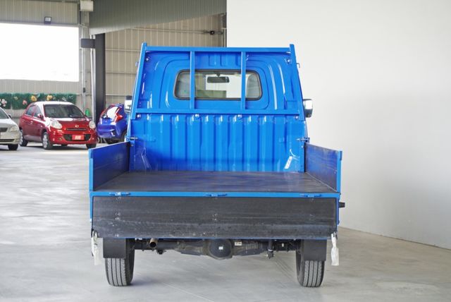 『僅跑3萬1❖框式 手排貨車』循跡防滑｜雙安全氣囊｜光感應頭燈｜胎壓偵測｜節能怠速熄火｜藍牙音響｜煞車輔助系統  第5張相片