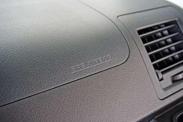 『僅跑3萬1❖框式 手排貨車』循跡防滑｜雙安全氣囊｜光感應頭燈｜胎壓偵測｜節能怠速熄火｜藍牙音響｜煞車輔助系統  第10張相片