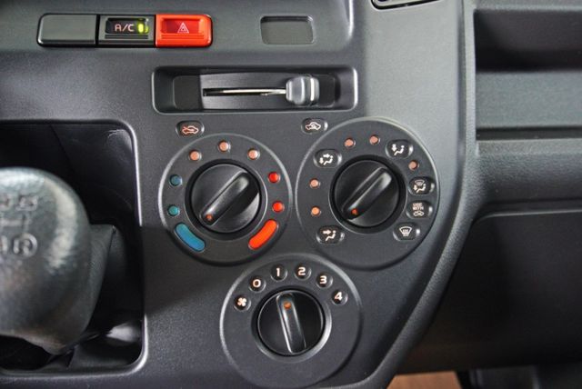 『僅跑3萬1❖框式 手排貨車』循跡防滑｜雙安全氣囊｜光感應頭燈｜胎壓偵測｜節能怠速熄火｜藍牙音響｜煞車輔助系統  第13張相片