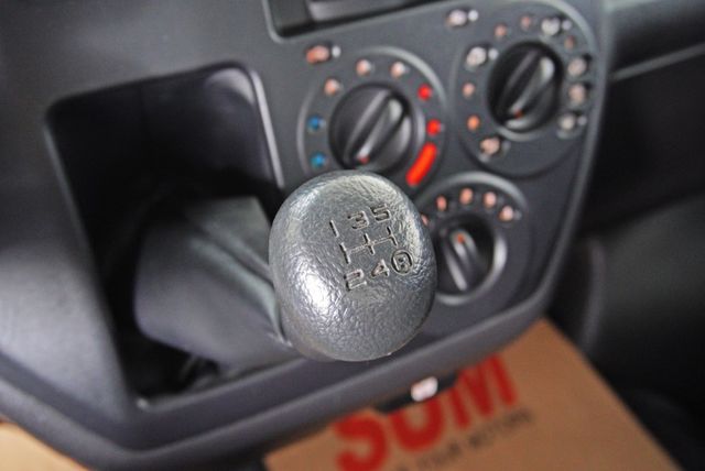 『僅跑3萬1❖框式 手排貨車』循跡防滑｜雙安全氣囊｜光感應頭燈｜胎壓偵測｜節能怠速熄火｜藍牙音響｜煞車輔助系統  第15張相片