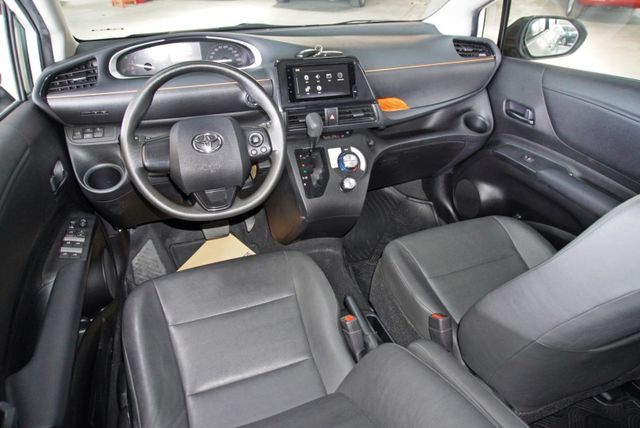 『僅跑3萬4❖主動安全系統』第三排座椅｜循跡防滑｜6安｜光感應頭燈｜IKEY｜預警式防護｜車道偏移警示｜7人座 休旅車  第5張相片