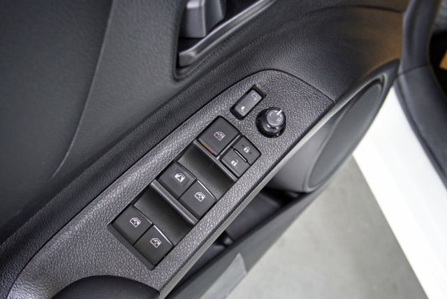 『僅跑3萬4❖主動安全系統』第三排座椅｜循跡防滑｜6安｜光感應頭燈｜IKEY｜預警式防護｜車道偏移警示｜7人座 休旅車  第9張相片