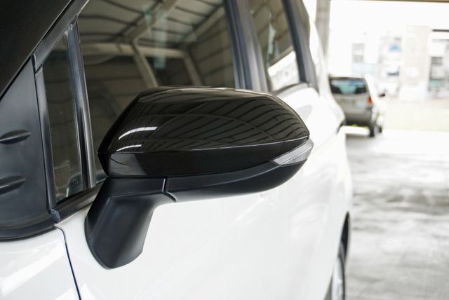 『僅跑3萬4❖主動安全系統』第三排座椅｜循跡防滑｜6安｜光感應頭燈｜IKEY｜預警式防護｜車道偏移警示｜7人座 休旅車  第16張相片