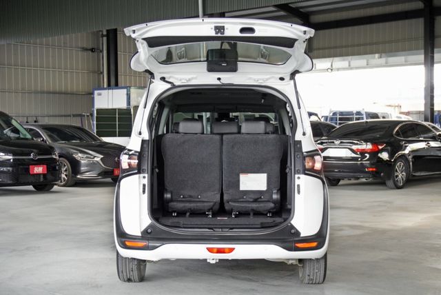 『僅跑3萬4❖主動安全系統』第三排座椅｜循跡防滑｜6安｜光感應頭燈｜IKEY｜預警式防護｜車道偏移警示｜7人座 休旅車  第20張相片