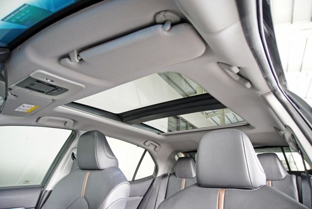 『油電混合 旗艦❖高剛性底盤』ACC車距維持｜7安｜盲點｜抬頭顯示器｜雙前電動座椅｜全景天窗｜預警式防護｜IKEY｜房車  第8張相片