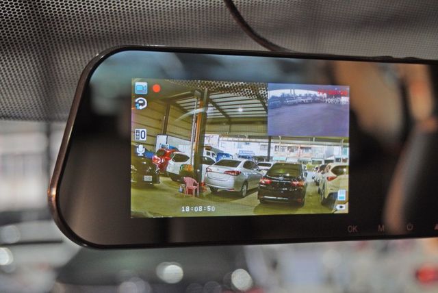 『7人座 休旅車❖九大主動安全系統』定速巡航｜6安｜循跡防滑｜下淺式第三排座椅｜倒車顯影｜行車紀錄器｜循跡防滑  第16張相片