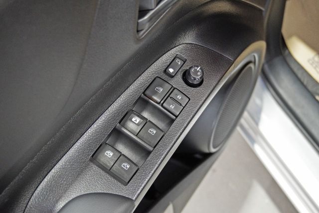 『7人座 休旅車❖九大主動安全系統』定速巡航｜6安｜循跡防滑｜下淺式第三排座椅｜倒車顯影｜行車紀錄器｜循跡防滑  第18張相片