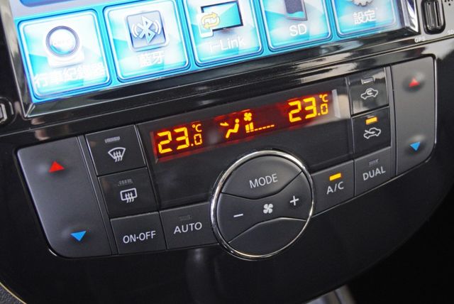 『大空間 豪華影音版❖僅跑8萬』定速巡航｜IKEY｜雙安全氣囊｜光感應頭燈｜倒車顯影｜導航｜雙區恆溫空調｜小車  第17張相片