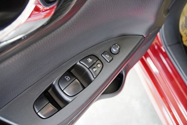 『大空間 豪華影音版❖僅跑8萬』定速巡航｜IKEY｜雙安全氣囊｜光感應頭燈｜倒車顯影｜導航｜雙區恆溫空調｜小車  第19張相片