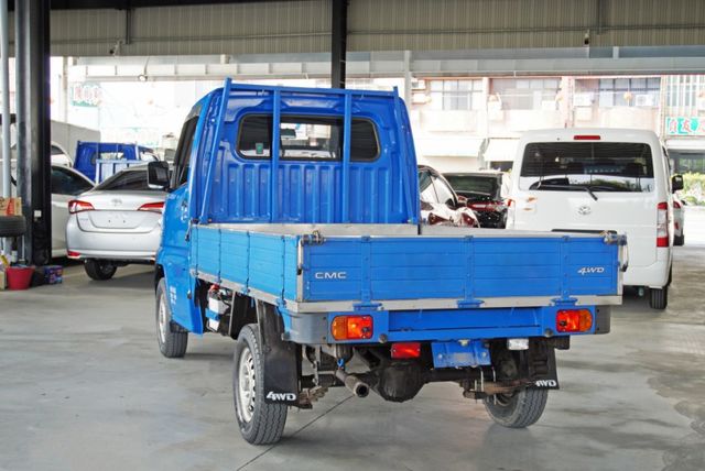 『四輪傳動❖白鐵貨斗❖僅跑2萬9』循跡防滑｜車身動態穩定｜光感應頭燈｜胎壓偵測｜冷暖空調｜斜坡起步｜手排 框式貨車  第3張相片