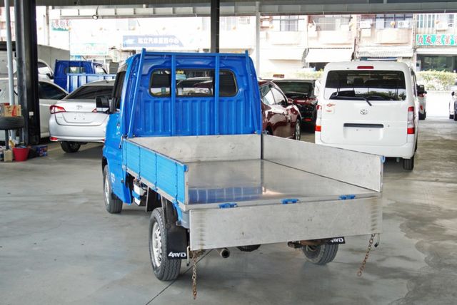 『四輪傳動❖白鐵貨斗❖僅跑2萬9』循跡防滑｜車身動態穩定｜光感應頭燈｜胎壓偵測｜冷暖空調｜斜坡起步｜手排 框式貨車  第5張相片