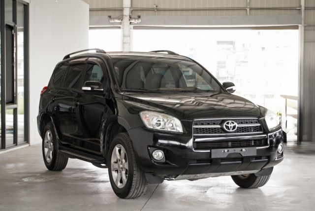 『休旅車 2.4 E版❖駕駛座電動座椅』定速巡航｜雙安全氣囊｜前後雷達｜倒車顯影｜導航｜抬頭顯示器｜胎壓偵測  第2張相片