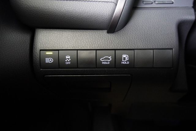 『尊爵版❖小改款升級TSS安全防護❖僅跑1萬5』全速域車距維持｜7安｜車道循跡｜預警式防護｜CARPLAY｜房車  第14張相片