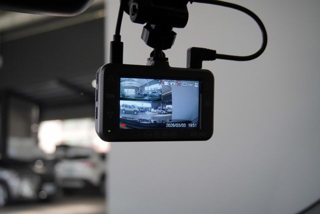 『尊爵版❖小改款升級TSS安全防護❖僅跑1萬5』全速域車距維持｜7安｜車道循跡｜預警式防護｜CARPLAY｜房車  第15張相片