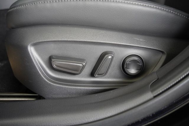 『尊爵版❖小改款升級TSS安全防護❖僅跑1萬5』全速域車距維持｜7安｜車道循跡｜預警式防護｜CARPLAY｜房車  第16張相片