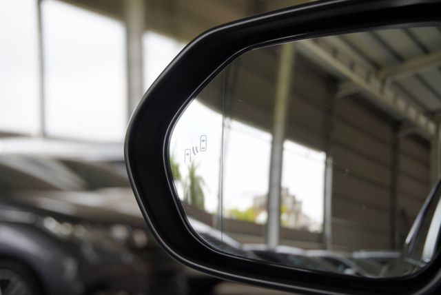 『尊爵版❖小改款升級TSS安全防護❖僅跑1萬5』全速域車距維持｜7安｜車道循跡｜預警式防護｜CARPLAY｜房車  第17張相片