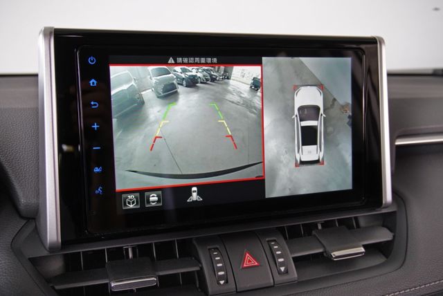 『僅跑2萬8❖電子式後視鏡』盲點｜抬頭顯示｜ACC跟車｜360環景｜IKEY｜電動尾門｜CARPLAY｜車道偏移｜休旅車  第10張相片