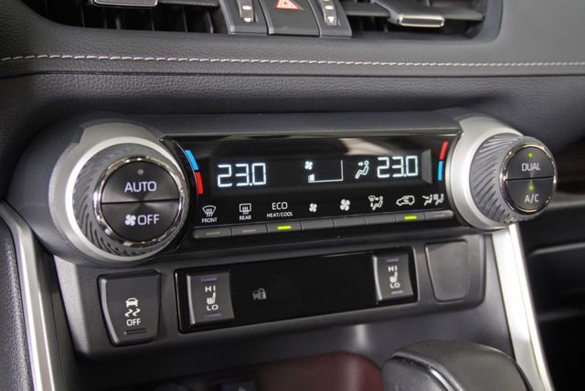 『僅跑2萬8❖電子式後視鏡』盲點｜抬頭顯示｜ACC跟車｜360環景｜IKEY｜電動尾門｜CARPLAY｜車道偏移｜休旅車  第12張相片