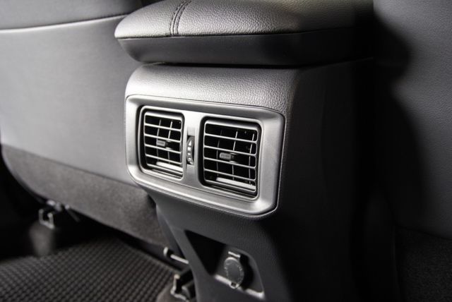 『僅跑2萬8❖電子式後視鏡』盲點｜抬頭顯示｜ACC跟車｜360環景｜IKEY｜電動尾門｜CARPLAY｜車道偏移｜休旅車  第15張相片