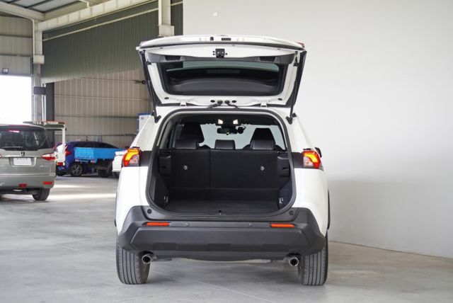 『駕駛輔助系統❖高剛性車體』ACC定速跟車｜循跡防滑｜7安｜CARPLAY｜倒車顯影｜導航｜車道偏移｜預警防護｜休旅車  第5張相片