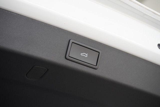 『輕油電7人座❖僅跑9千』ACC跟車｜5安｜車道維持｜LED頭燈｜無線CARPLAY｜電動尾門｜抬頭顯影｜SUV休旅  第17張相片