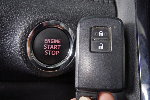 『僅跑4萬5❖主動安全防護系統』IKEY｜車道偏離警示｜6安｜倒車顯影+雙側影像｜循跡防滑｜斜坡起步｜5人座休旅車  第12張相片