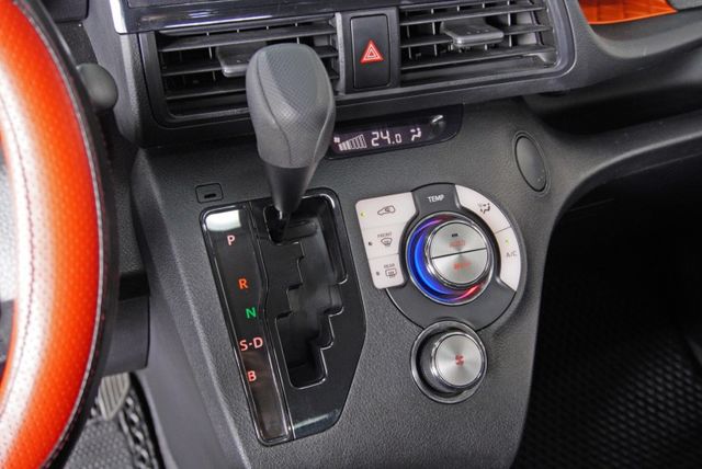 『僅跑4萬5❖主動安全防護系統』IKEY｜車道偏離警示｜6安｜倒車顯影+雙側影像｜循跡防滑｜斜坡起步｜5人座休旅車  第13張相片