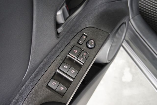 『僅跑4萬5❖主動安全防護系統』IKEY｜車道偏離警示｜6安｜倒車顯影+雙側影像｜循跡防滑｜斜坡起步｜5人座休旅車  第15張相片