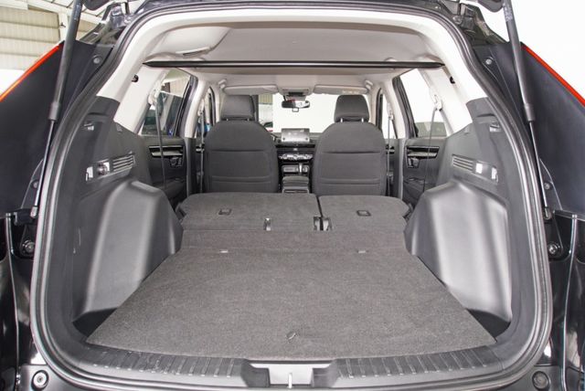 『僅跑1萬6❖智慧型安全防護』ACC定速巡航｜車道維持輔助｜8安｜怠速熄火｜倒車顯影｜CARPLAY｜循跡防滑｜休旅車  第9張相片