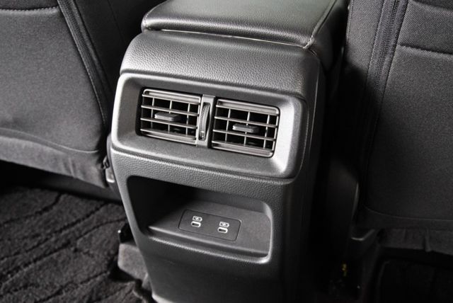 『僅跑1萬6❖智慧型安全防護』ACC定速巡航｜車道維持輔助｜8安｜怠速熄火｜倒車顯影｜CARPLAY｜循跡防滑｜休旅車  第20張相片