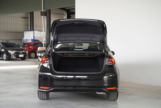 『主被動安全科技標配❖僅跑2萬9』ACC全速域跟車｜循跡防滑｜7安｜車道偏離警示｜雙駕馭模式｜倒車顯影｜預警式防護｜房車  第5張相片