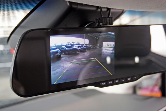 『主被動安全科技標配❖僅跑2萬9』ACC全速域跟車｜循跡防滑｜7安｜車道偏離警示｜雙駕馭模式｜倒車顯影｜預警式防護｜房車  第12張相片