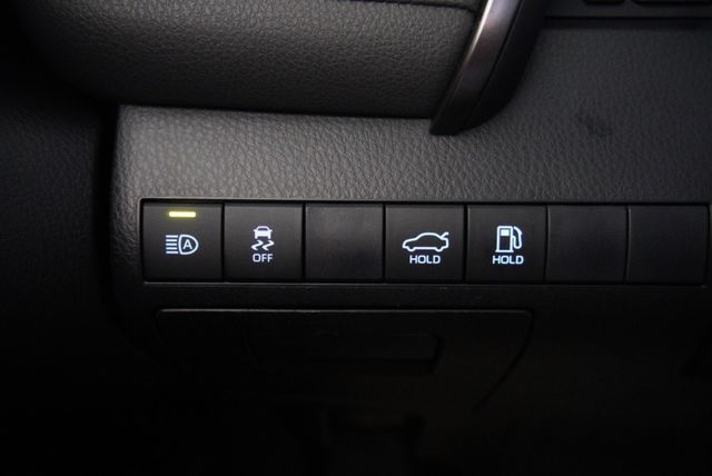 『小改款升級TSS安全防護❖僅跑5萬2』ACC跟車｜7安｜盲點｜預警式防護｜倒車顯影｜循跡防滑｜房車  第13張相片