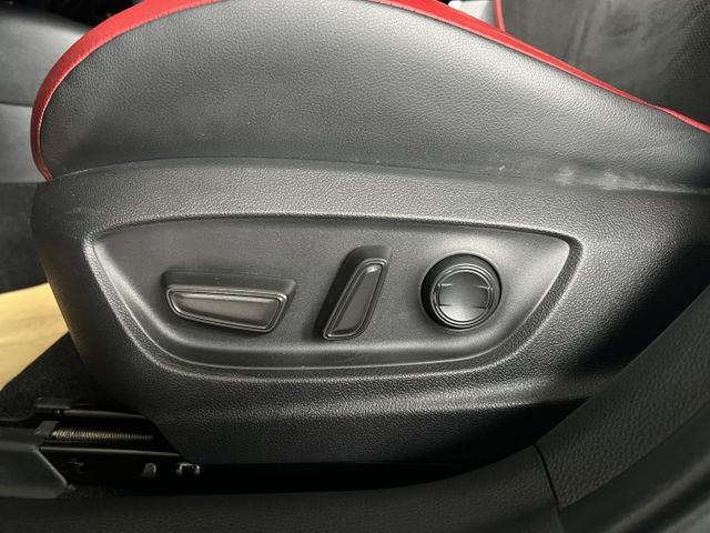 『旗艦跑格❖ACC全速域』預警防護｜7安｜車道循跡｜盲點｜抬頭顯影｜IKEY｜CARPLAY｜LED頭燈｜SUV休旅  第13張相片