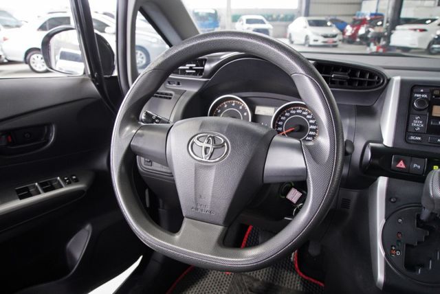 『僅跑5萬8❖標準7人座』電動後視鏡｜雙安全氣囊｜後視鏡倒車顯影｜行車紀錄器｜倒車雷達｜恆溫空調｜休旅車  第11張相片