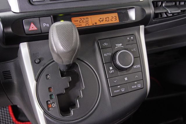 『僅跑5萬8❖標準7人座』電動後視鏡｜雙安全氣囊｜後視鏡倒車顯影｜行車紀錄器｜倒車雷達｜恆溫空調｜休旅車  第15張相片