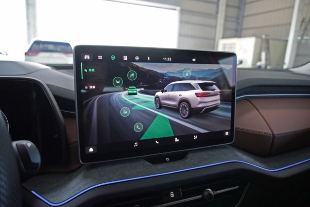 『輕油電7人座❖僅跑9千』ACC跟車｜5安｜車道維持｜LED頭燈｜無線CARPLAY｜電動尾門｜抬頭顯影｜SUV休旅  第14張相片
