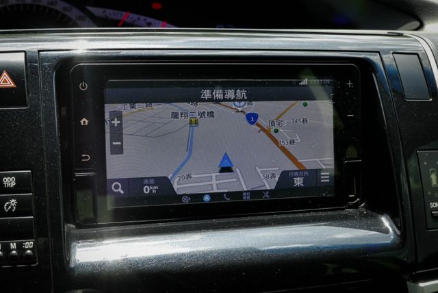 『可遙控雙側電動滑門+尾門❖第三排電動收折』雙區恆溫空調｜9安｜IKEY免鑰｜循跡防滑｜360環景｜定速  第14張相片