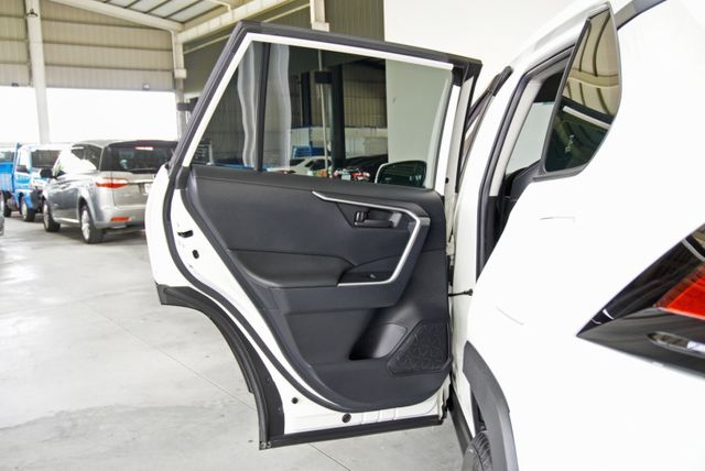 『駕駛輔助系統❖高剛性車體』ACC定速跟車｜循跡防滑｜7安｜CARPLAY｜倒車顯影｜導航｜車道偏移｜預警防護｜休旅車  第17張相片
