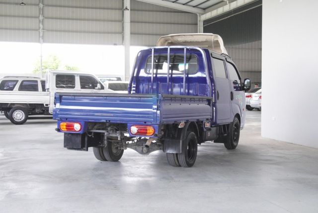 『豪華數位影音❖雙廂大空間六人座』藍芽｜倒車顯影｜頭燈水平調整｜斜坡起步｜車況佳｜冷暖空調｜貨車  第3張相片