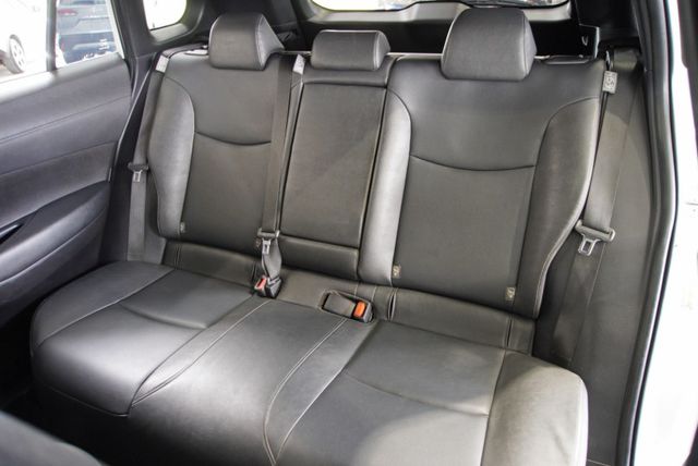 『主動安全輔助❖預警式防護』ACC定速跟車｜5安｜車道維持輔助｜倒車顯影｜無線CARPLAY｜導航｜行車記錄器｜休旅車  第8張相片