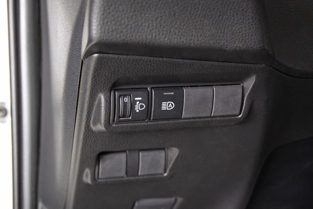 『主動安全輔助❖預警式防護』ACC定速跟車｜5安｜車道維持輔助｜倒車顯影｜無線CARPLAY｜導航｜行車記錄器｜休旅車  第11張相片