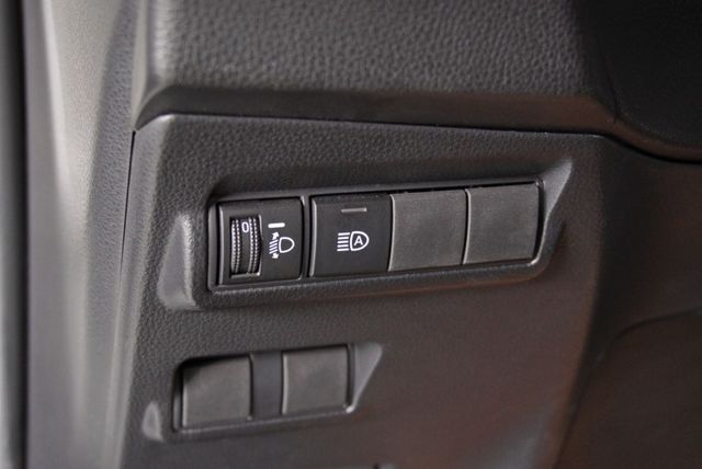 『僅跑3萬❖主動安全防護』全速域ACC定速｜5安｜預警式防護｜倒車顯影｜循跡防滑｜IKEY｜車道偏移警示｜休旅車  第11張相片