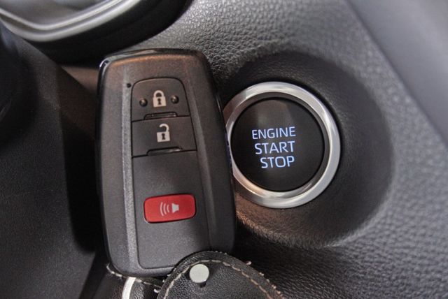 『僅跑3萬❖主動安全防護』全速域ACC定速｜5安｜預警式防護｜倒車顯影｜循跡防滑｜IKEY｜車道偏移警示｜休旅車  第15張相片