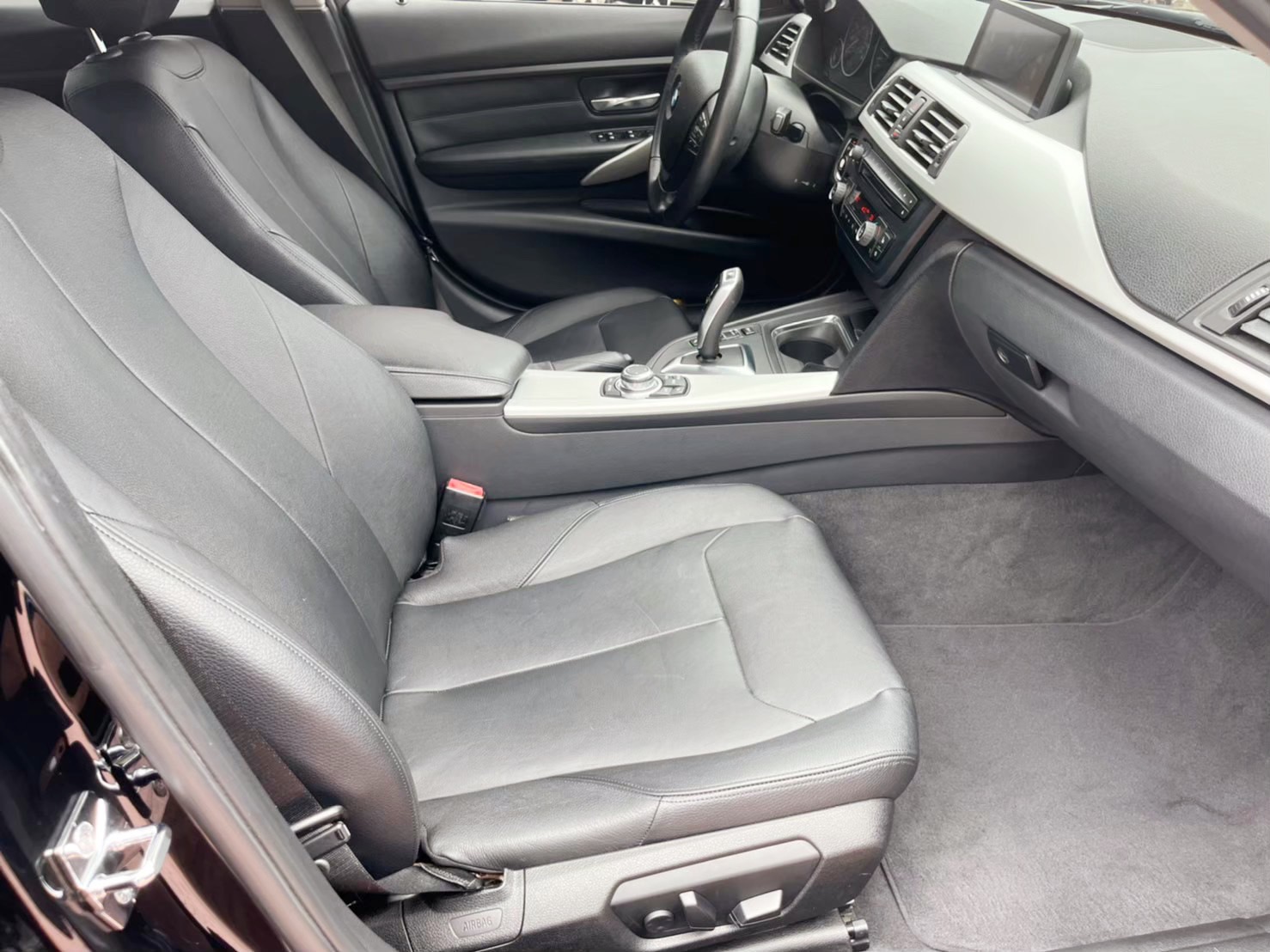 鴻毅汽車(附設保修廠)-第三方認證-專業銷售服務18年~2012年-BMW328-2.0-黑 -改M包.天窗.摸門.抬頭  第3張相片