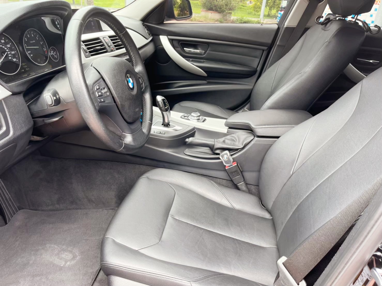 鴻毅汽車(附設保修廠)-第三方認證-專業銷售服務18年~2012年-BMW328-2.0-黑 -改M包.天窗.摸門.抬頭  第4張相片