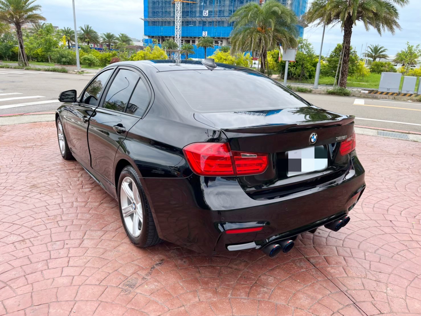 鴻毅汽車(附設保修廠)-第三方認證-專業銷售服務18年~2012年-BMW328-2.0-黑 -改M包.天窗.摸門.抬頭  第8張相片