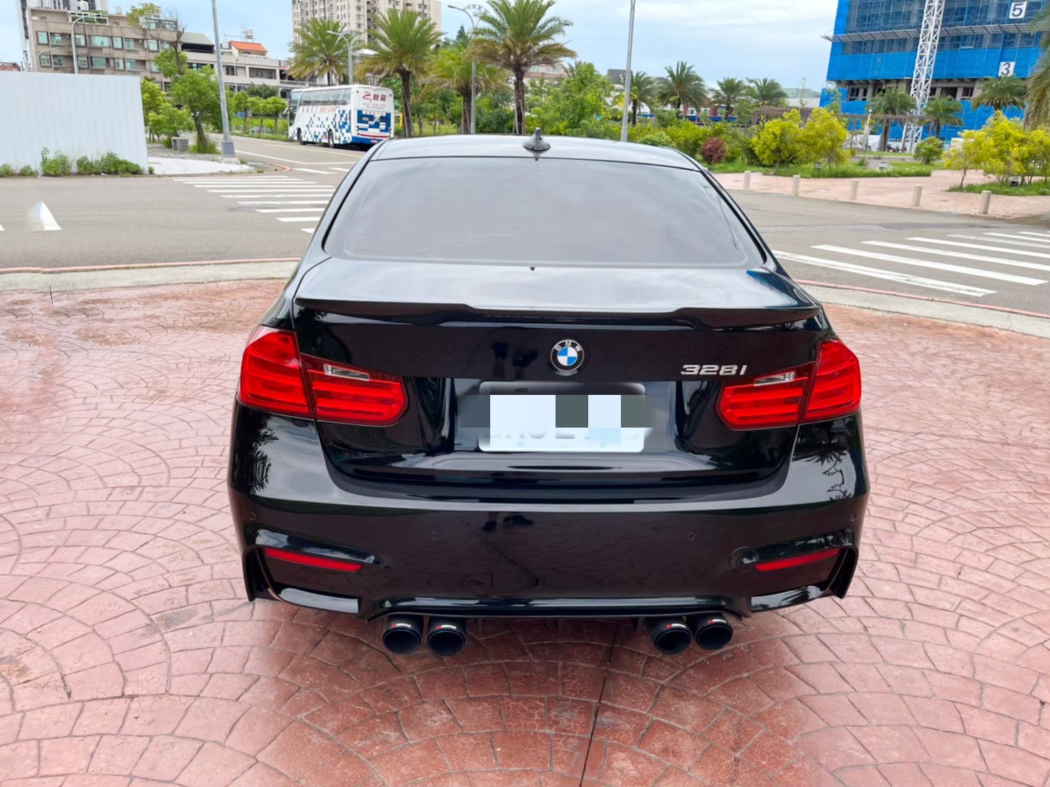 鴻毅汽車(附設保修廠)-第三方認證-專業銷售服務18年~2012年-BMW328-2.0-黑 -改M包.天窗.摸門.抬頭  第11張相片