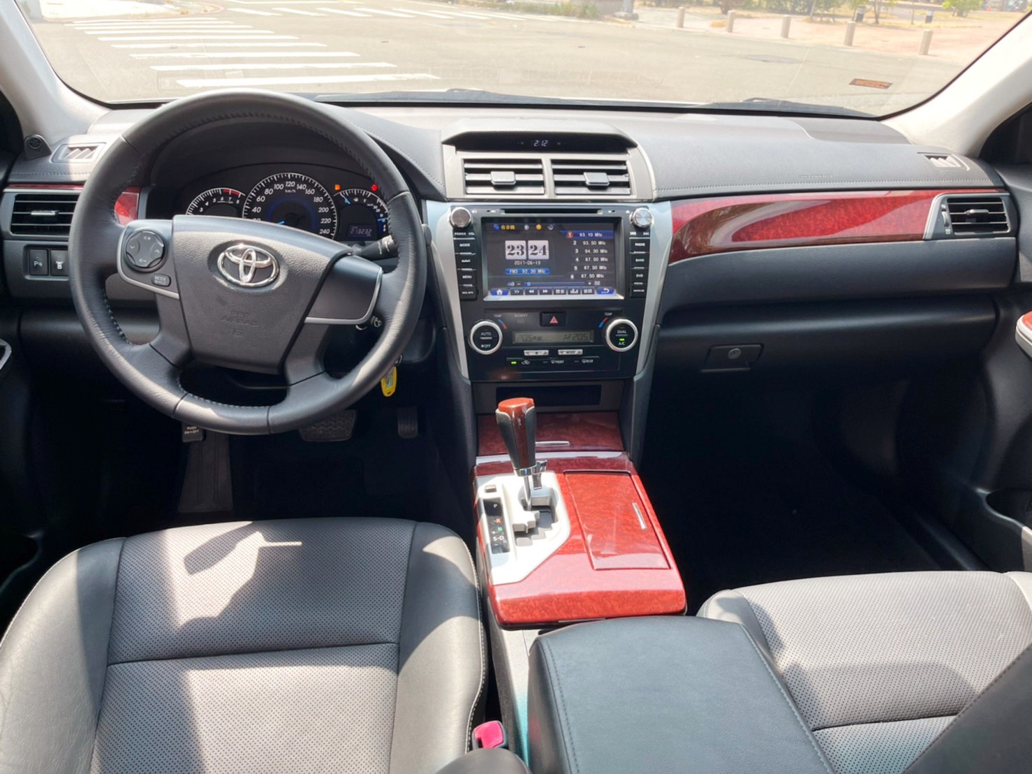 鴻毅汽車-2012年-豐田CAMRY-2.0-銀-第三方認證-在地好車商-附設保修廠-值得你信賴  第2張相片